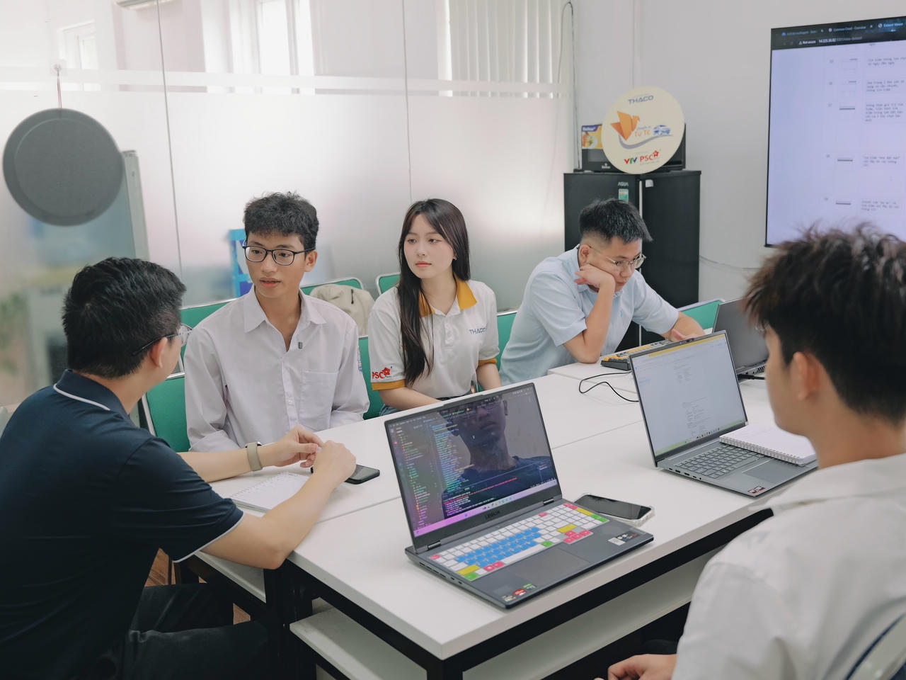 Chuyến xe tử tế đưa thủ khoa 30 điểm đến giảng đường mơ ước