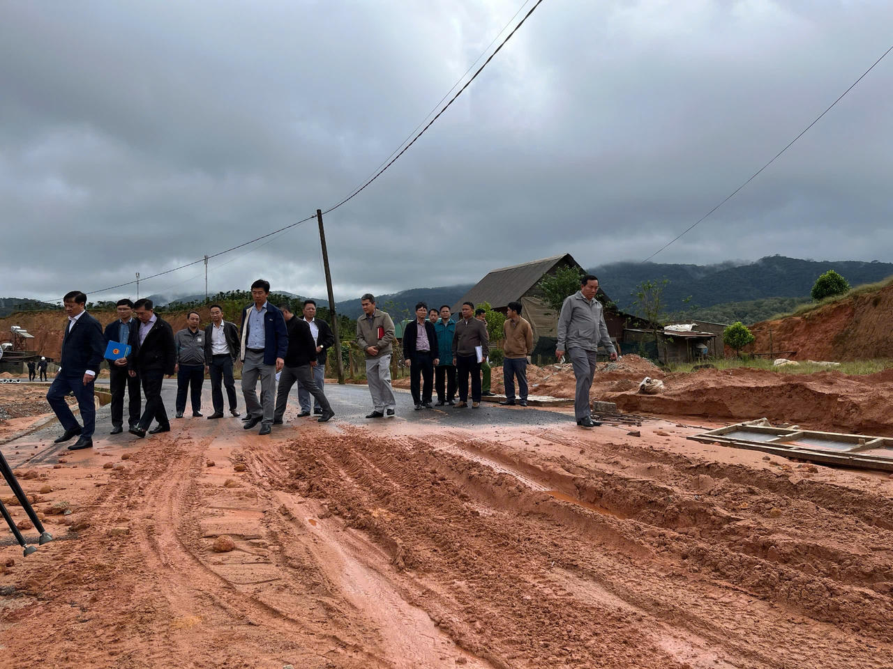 Lâm Đồng: Bảo đảm an toàn tuyệt đối cho người dân trước nguy cơ sạt lở đất