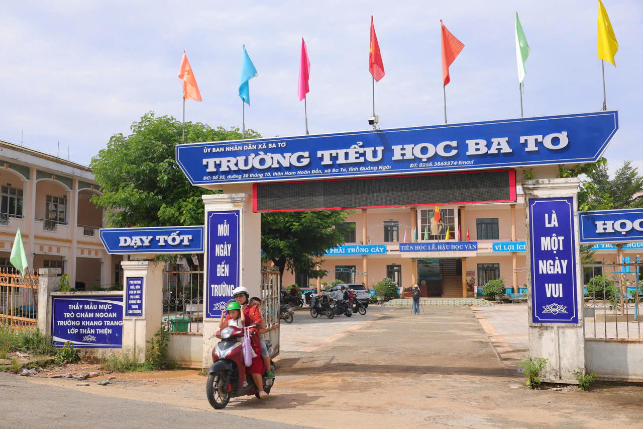 Quảng Ngãi hoàn thành sắp xếp trường, chuyển cán bộ quản lý dôi dư làm giáo viên