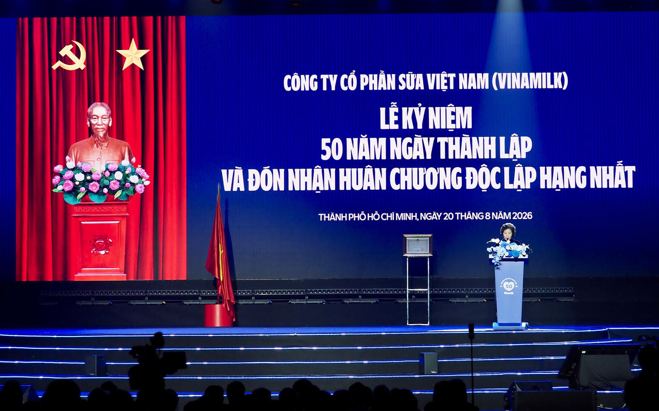 Vinamilk đón nhận Huân chương Độc lập hạng Nhất tại dấu mốc 50 năm