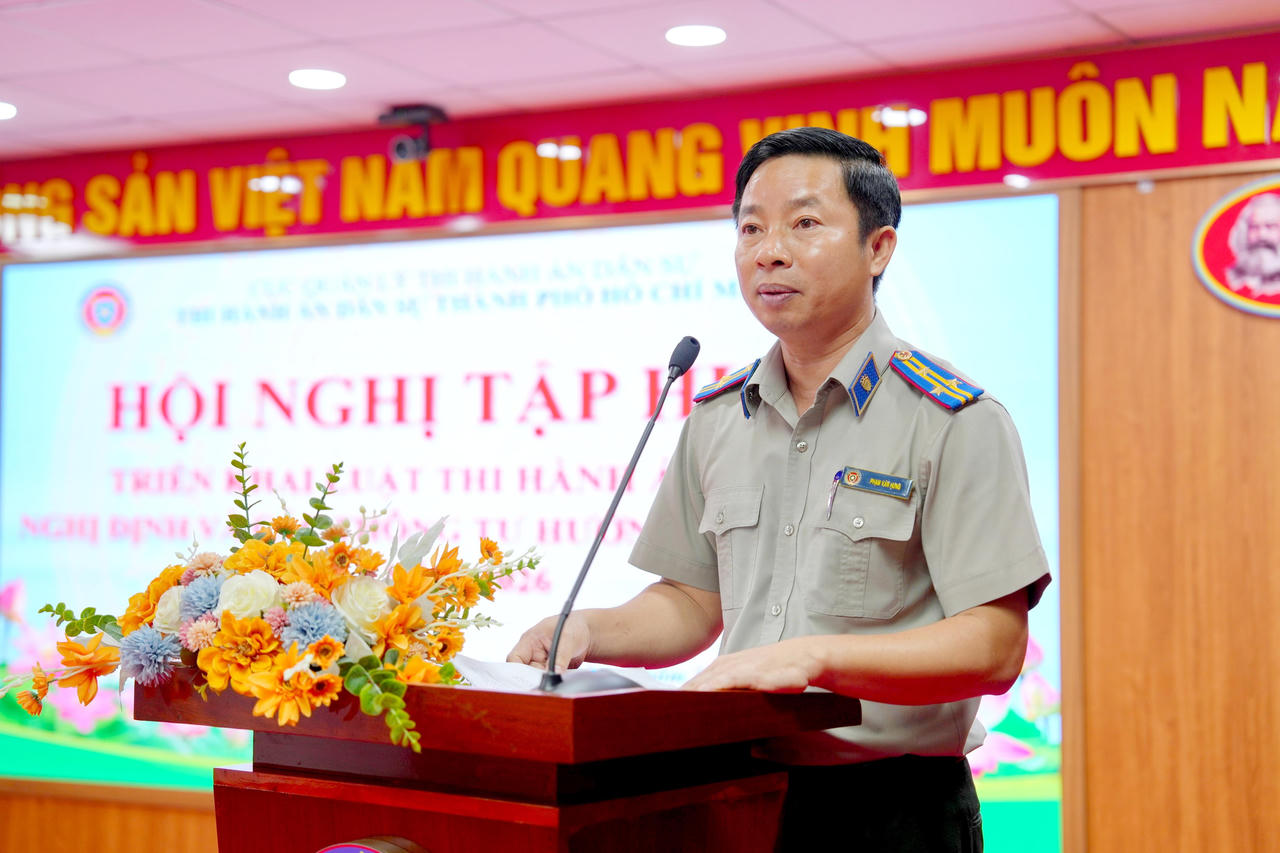 &nbsp;Đồng chí Phạm Văn Hưng, Chánh Văn phòng THADS TP.HCM, điều hành phiên khai mạc Hội nghị.