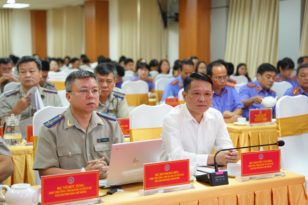 Trưởng Thi hành án dân sự Thành phố Hồ Chí Minh - Nguyễn Văn Hòa tham dự và chủ trì&nbsp;