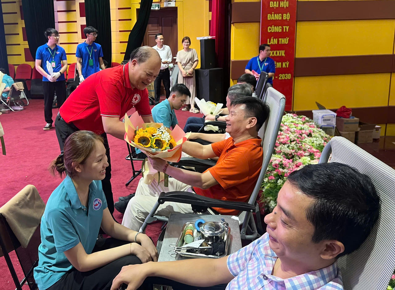 Nhựa Tiền Phong lan tỏa tinh thần sẻ chia qua Ngày hội hiến máu