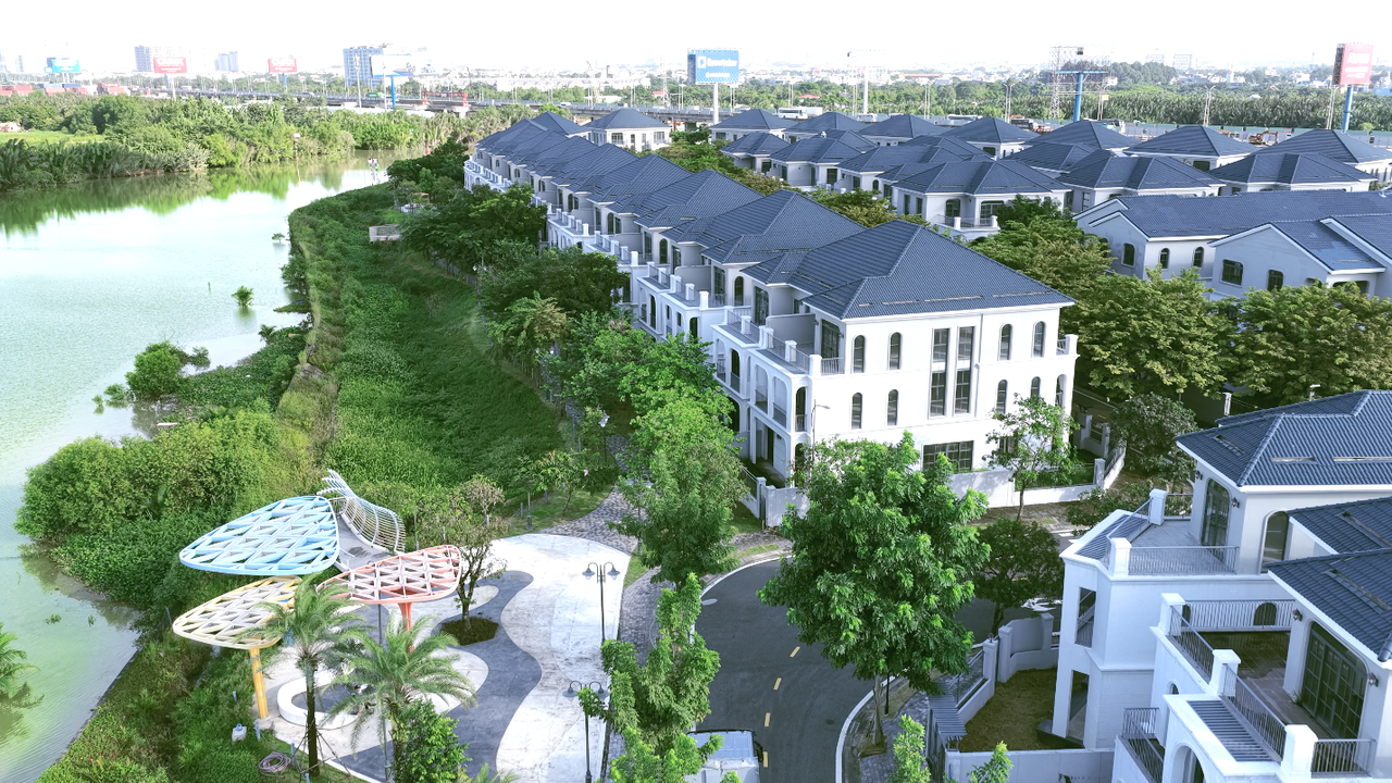 Bất động sản khu vực phía Đông Tp HCM đang sôi động trở lại khi các dự án hạ tầng được thúc đẩy khởi công (Hình: Novaland)