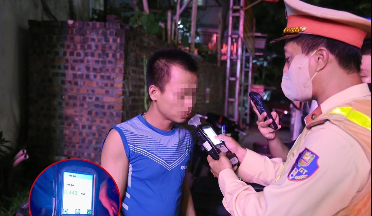 Hà Nội: 8 tài xế xe máy vi phạm nồng độ cồn trong một ca kiểm tra