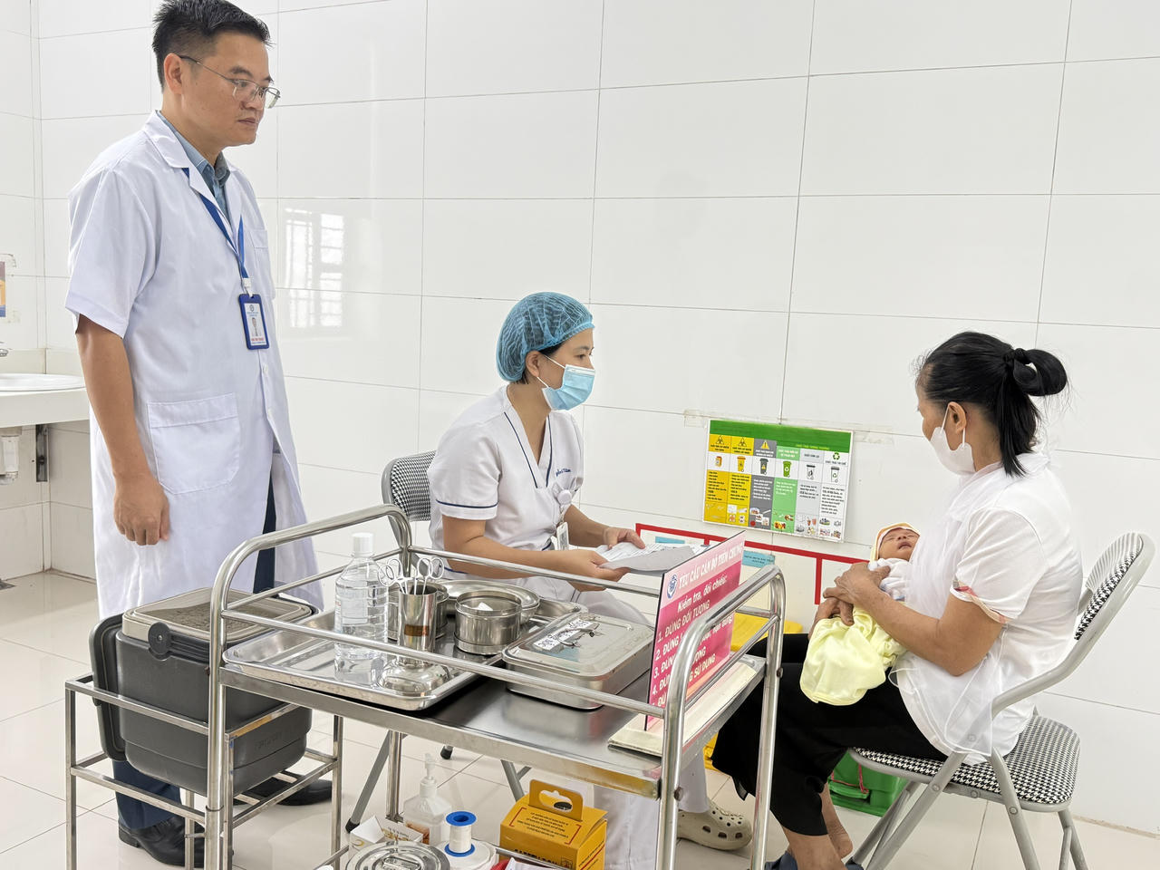 Bộ Y tế yêu cầu các địa phương tăng cường tiêm chủng, tránh bỏ sót đối tượng