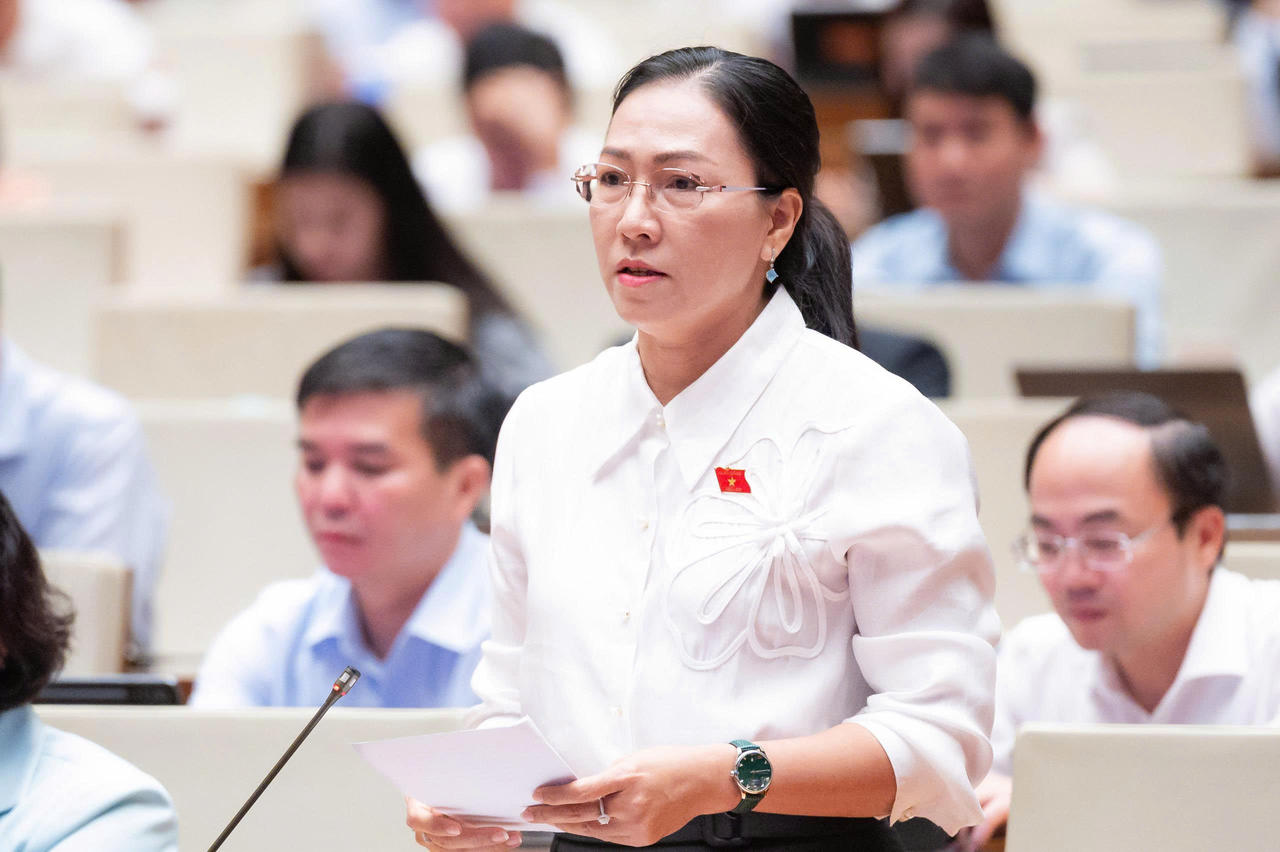 Tạo thêm nguồn lực để doanh nghiệp duy trì hoạt động, thúc đẩy tăng trưởng kinh tế Tạo thêm nguồn lực để doanh nghiệp duy trì hoạt động, thúc đẩy tăng trưởng kinh tế