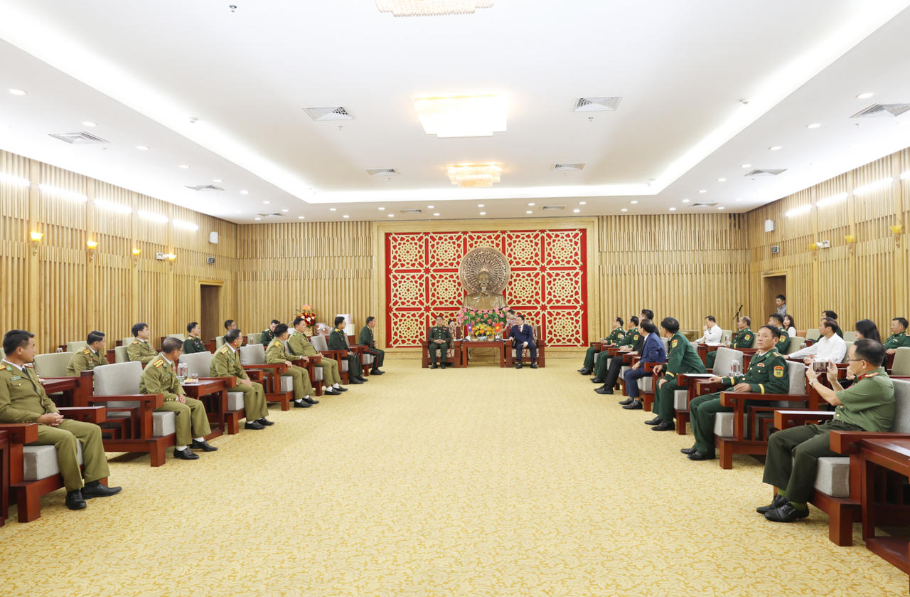 Quang cảnh buổi tiếp xã giao đại biểu 3 tỉnh nước bạn Lào tại UBND tỉnh Nghệ An. (ảnh Kim Oanh)