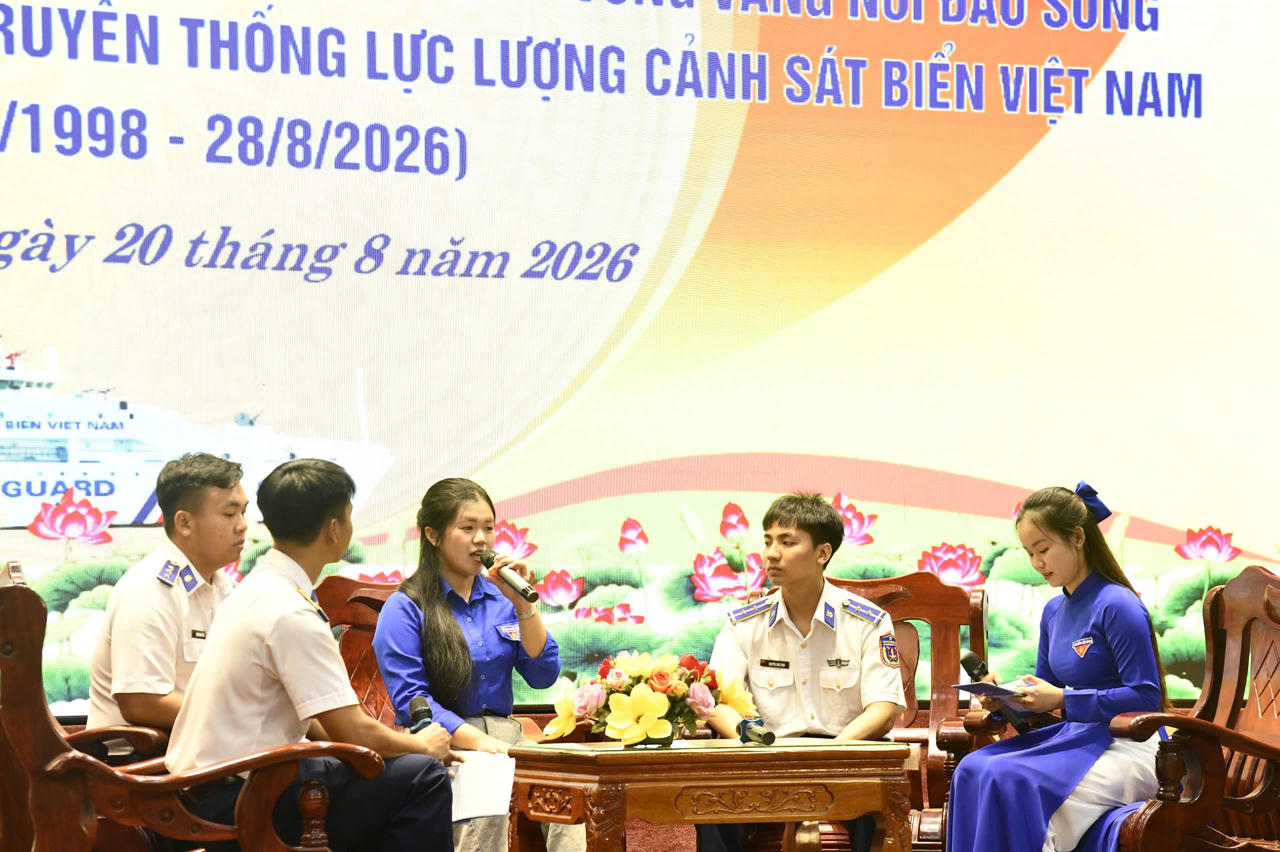 Cán bộ, chiến sĩ Bộ Tư lệnh Vùng Cảnh sát biển 2 đang tích cực hưởng ứng nhiều hoạt động hướng tới kỷ niệm 28 năm Ngày truyền thống Lực lượng Cảnh sát biển Việt Nam.