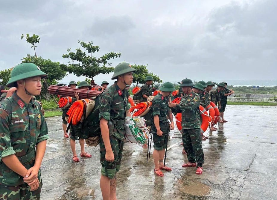 lSẵn sàng cứu hộ, cứu nạn, bảo vệ an toàn đảo Bạch Long Vĩ trước bão số 4. (Ảnh: Xuân Nha)