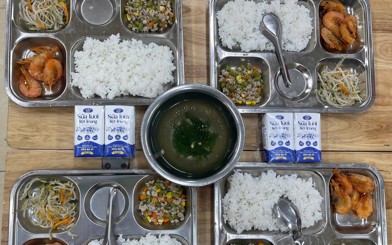 Siết an toàn bữa ăn học đường, tăng trách nhiệm giám sát Siết an toàn bữa ăn học đường, tăng trách nhiệm giám sát