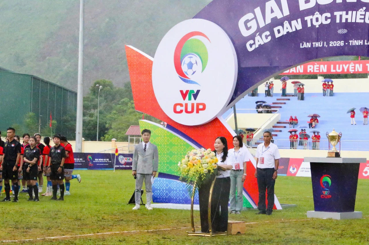 B&agrave; Vũ Thị Hiền Hạnh - Ph&oacute; Chủ tịch UBND tỉnh L&agrave;o Cai ph&aacute;t biểu tại buổi lễ. (Ảnh: Nguyễn Hải)