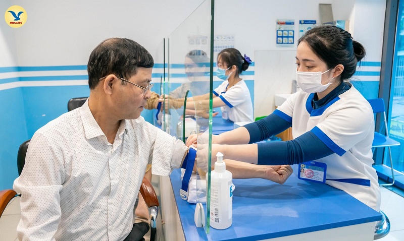 Xét nghiệm định kỳ giúp người dân chủ động theo dõi sức khỏe 