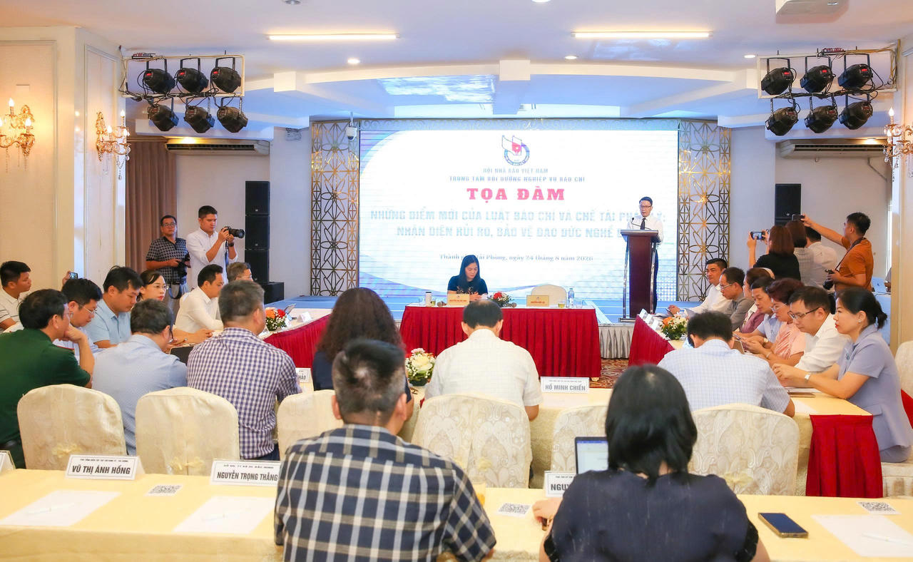 Những vấn đề pháp lý trong hoạt động báo chí được tập trung trao đổi tại tọa đàm. (ảnh Thuỳ Linh)