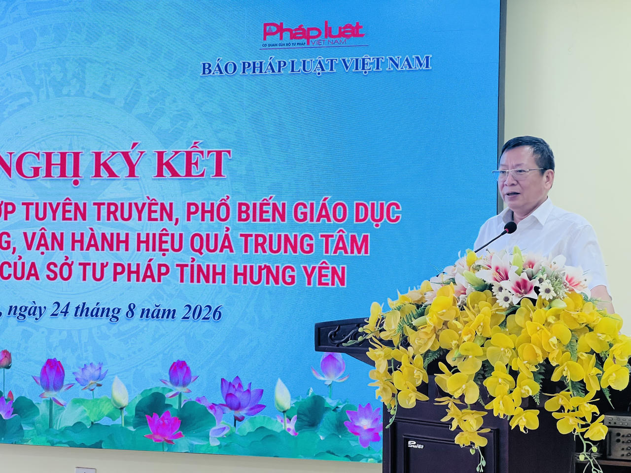 Giám đốc Sở Tư pháp tỉnh Hưng Yên Trần Hữu Nam phát biểu tại Hội nghị Ký kết (Ảnh Đông Bắc)