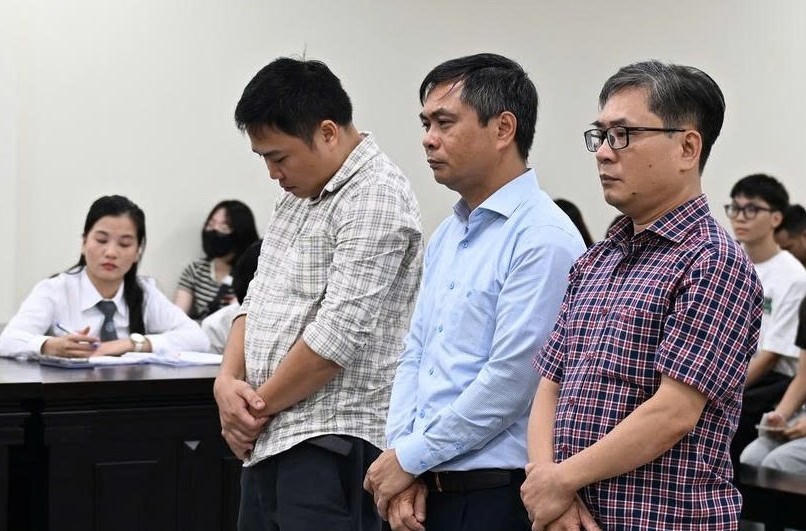 Cựu Hiệu trưởng “ăn chặn” tiền A80, lãnh 3 năm tù Cựu Hiệu trưởng “ăn chặn” tiền A80, lãnh 3 năm tù