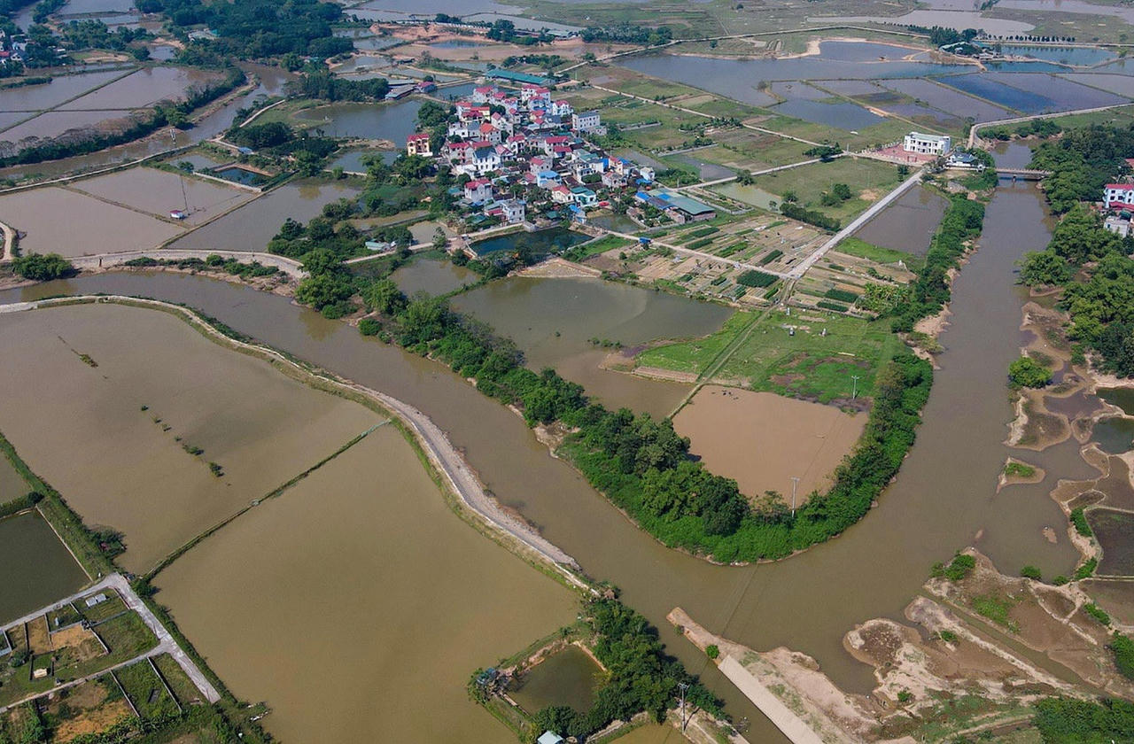 Hà Nội, Ninh Bình khẩn trương bảo đảm an toàn đê điều, ứng phó lũ trên các sông