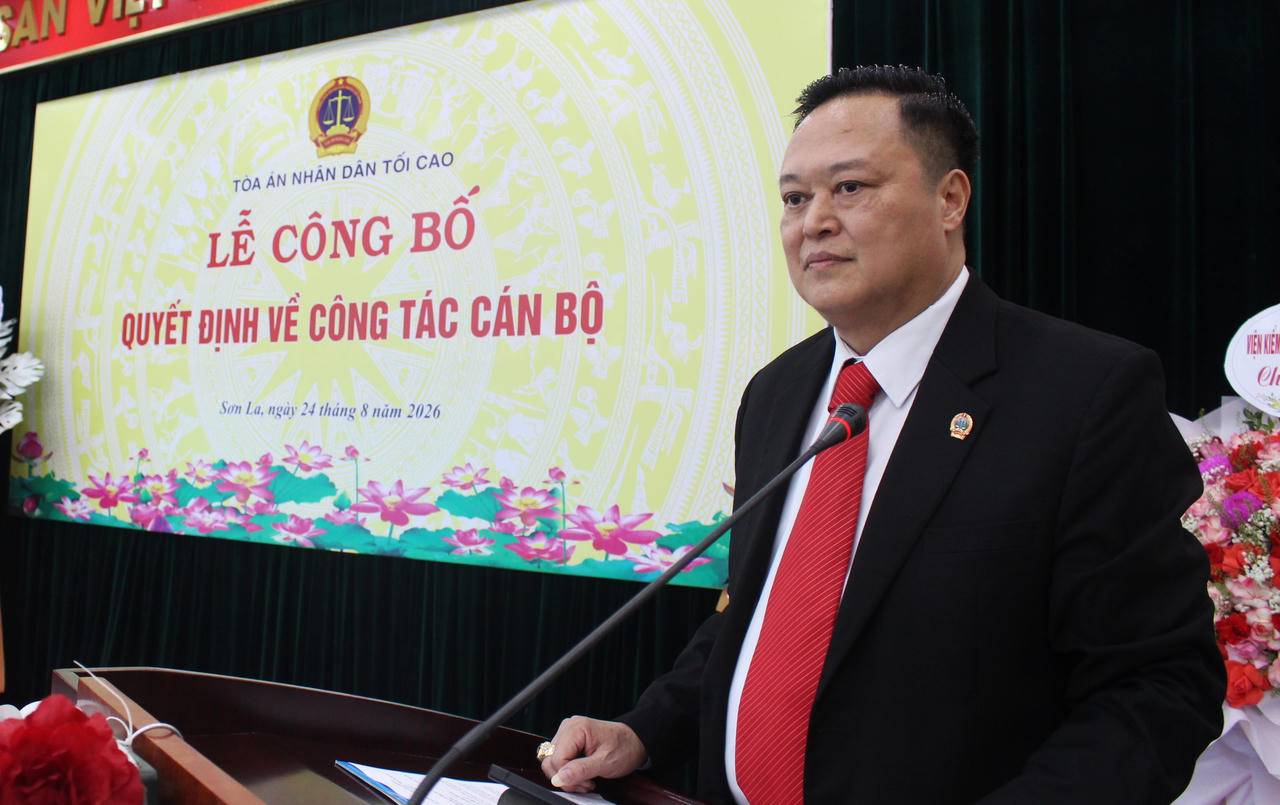 Ông Nguyễn Minh Hải - Chánh án Tòa án nhân dân tỉnh Sơn La phát biểu giao nhiệm vụ cho tân Phó Chánh án tại lễ công bố (Ảnh: QĐ).