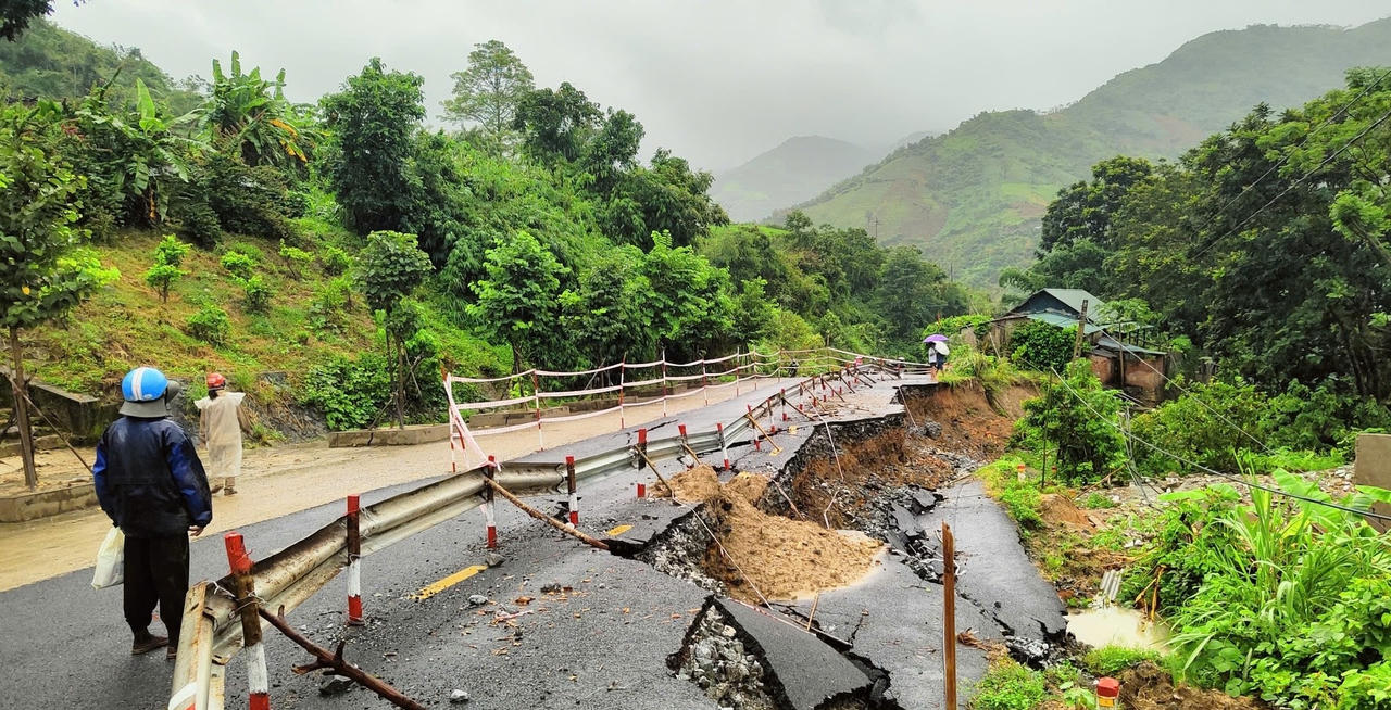 Cảnh báo lũ quét, sạt lở đất tại 10 tỉnh, thành ở Bắc Bộ và Thanh Hóa Cảnh báo lũ quét, sạt lở đất tại 10 tỉnh, thành ở Bắc Bộ và Thanh Hóa