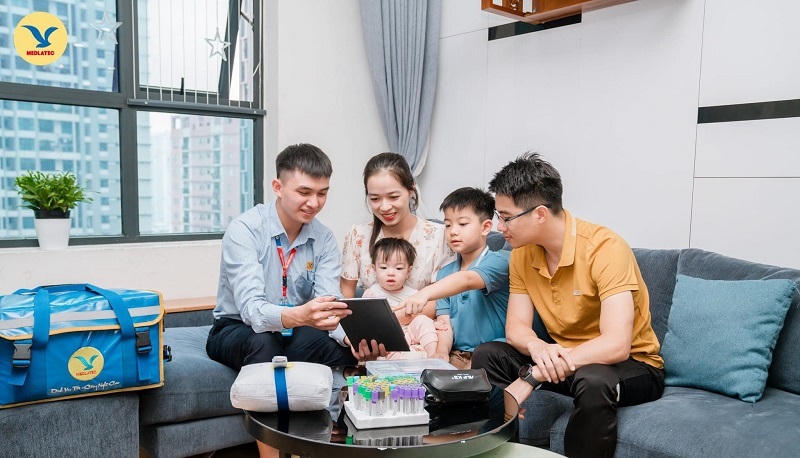Dịch vụ lấy mẫu xét nghiệm tận nơi tiện lợi với các gia đình có con nhỏ