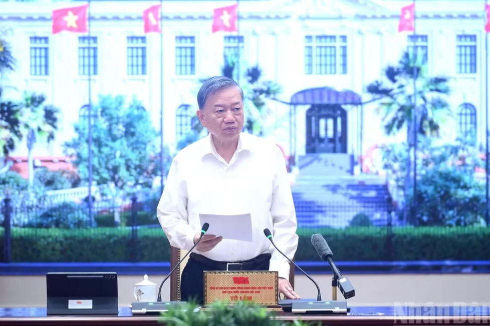 Xây dựng hệ thống an sinh xã hội bao trùm, tạo điều kiện để người dân tự vươn lên