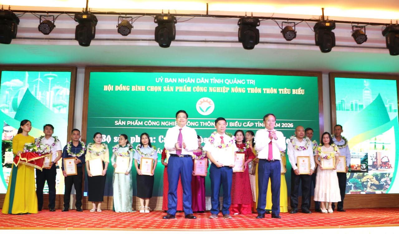 Hoạt động bình chọn, tôn vinh góp phần thúc đẩy các cơ sở sản xuất nâng cao chất lượng, xây dựng thương hiệu và mở rộng thị trường. (Ảnh: Minh Phương)