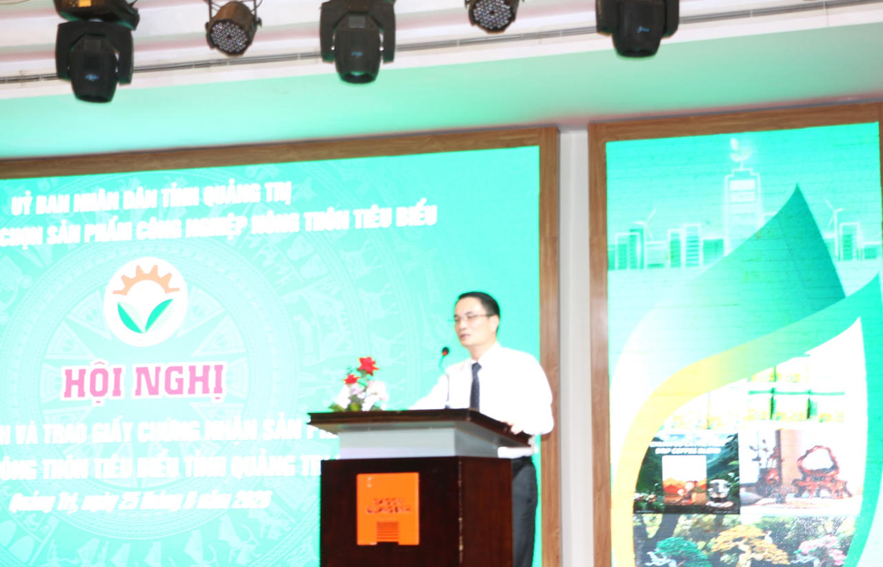 Ông Phan Hoài Nam, Phó Giám đốc Sở Công Thương, tiếp thu ý kiến chỉ đạo của lãnh đạo UBND tỉnh. (Ảnh: Minh Phương)