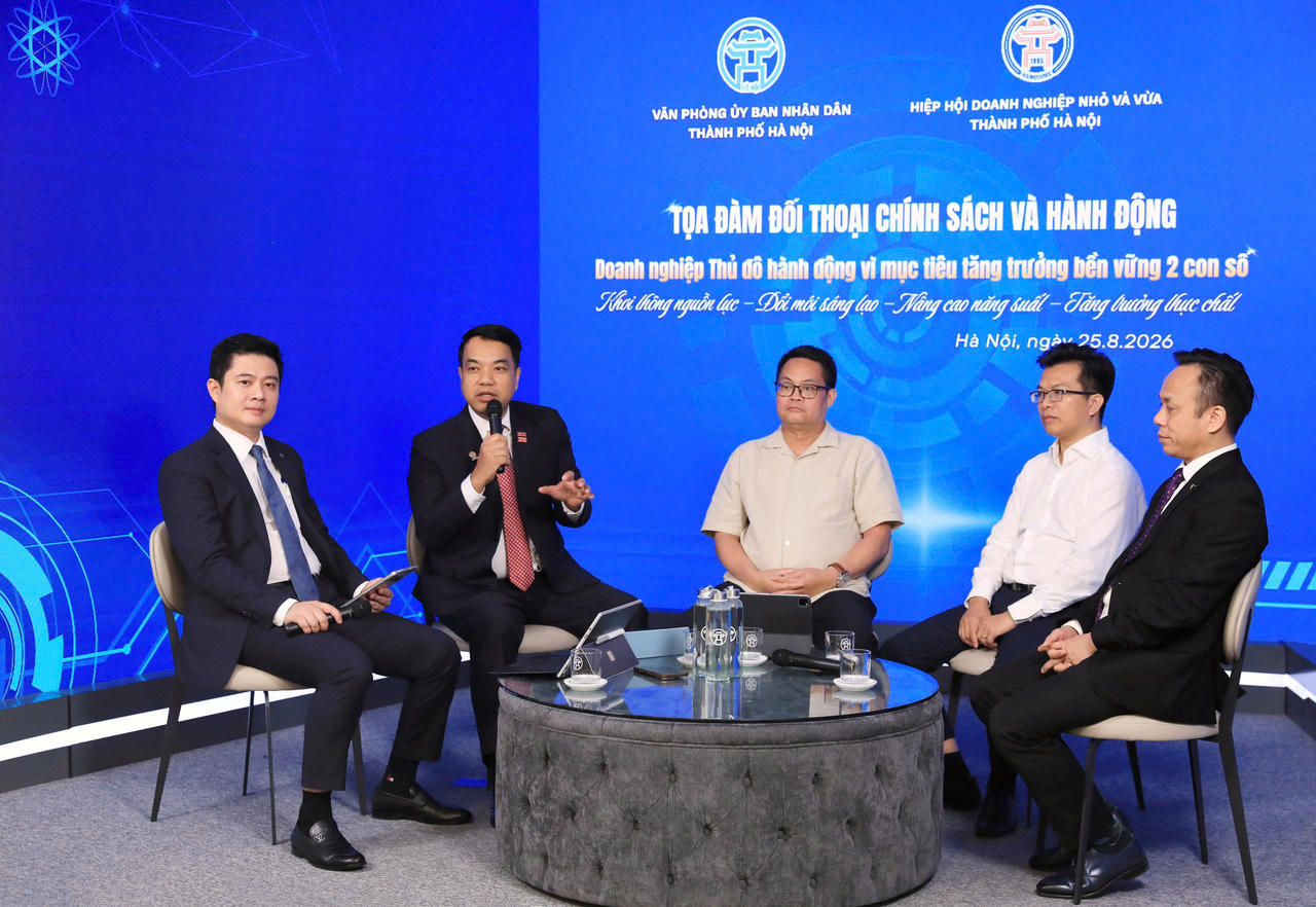 Các đại biểu trao đổi tại Tọa đàm.