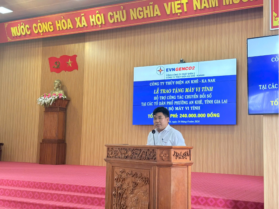 Ông Nguyễn Thành Sơn – Phó Giám đốc Công ty Thủy điện An Khê – Ka Nak phát biểu tại chương trình