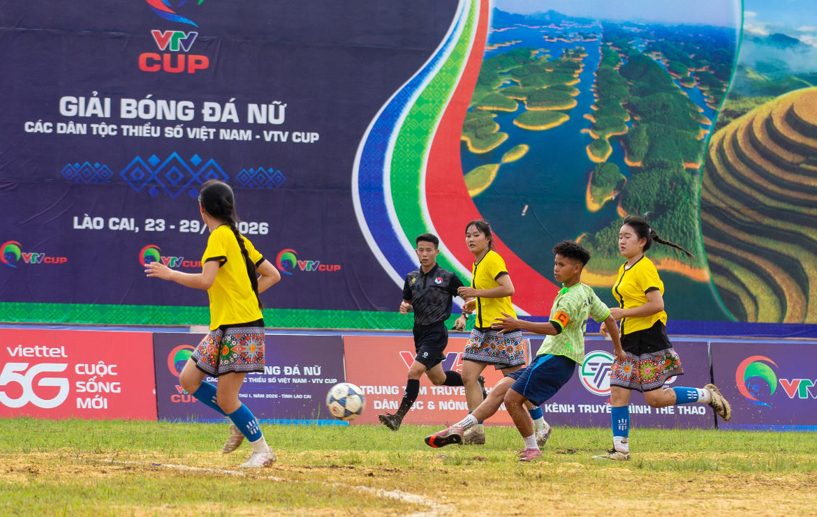 Giải Bóng đá nữ các dân tộc thiểu số Việt Nam – VTV Cup lần thứ I vì thế mang ý nghĩa vượt ra ngoài khuôn khổ một giải đấu thể thao. Đây là sân chơi góp phần nâng cao đời sống tinh thần, lan tỏa phong trào rèn luyện thể thao, đồng thời tôn vinh vẻ đẹp tự tin, nghị lực và sức sống của phụ nữ Việt Nam nơi đại ngàn. (Ảnh: Nguyễn Hải)