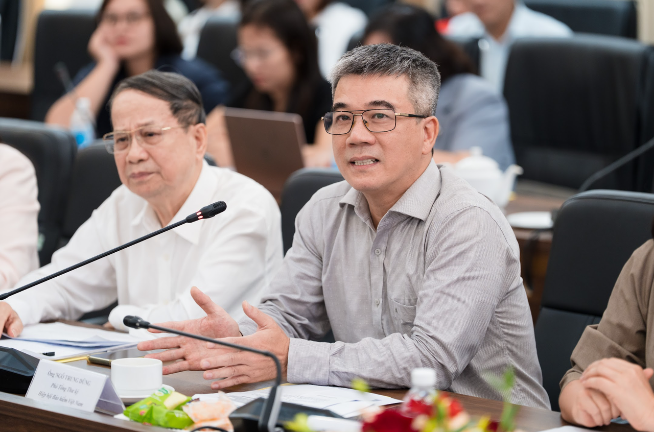 Ông Ngô Trung Dũng, Phó Tổng thư ký Hiệp hội Bảo hiểm Việt Nam phát biểu tại tọa đàm. Ảnh: BTC