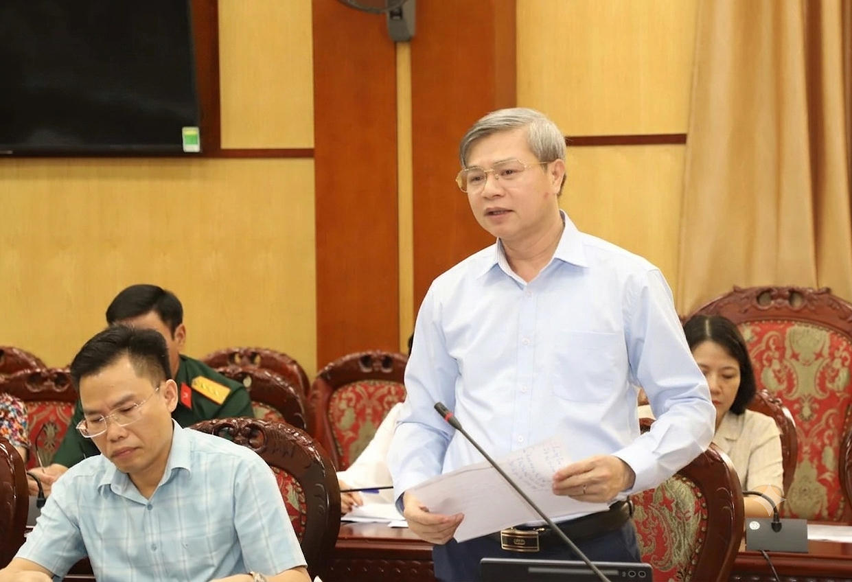 Ông Mai Xuân Bình, Giám đốc Sở Tư pháp Thanh Hóa phát biểu tại Hội nghị đánh giá kết quả hoạt động 6 tháng đầu năm công tác PBGDPL, trợ giúp pháp lý trên địa bàn. (Ảnh trong bài: Thiên Ý)