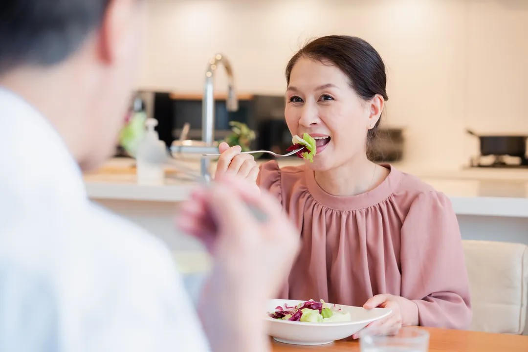 Chăm sóc sức khỏe phụ nữ tuổi trung niên: Từ điều trị bệnh sang chủ động phòng ngừa