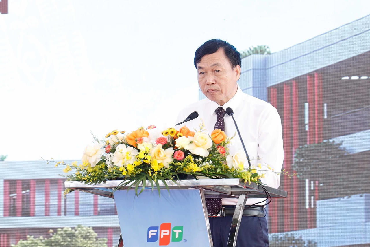 Chủ tịch UBND tỉnh Điện Biên Lê Văn Lương nhấn mạnh, giáo dục và đào tạo là quốc sách hàng đầu (Ảnh: dienbien.gov.vn)