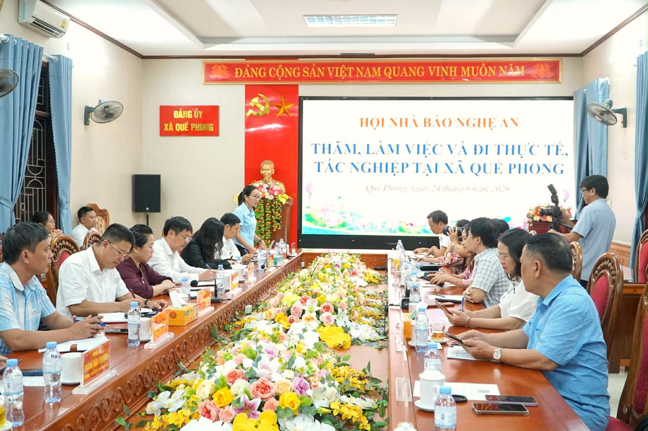 Đoàn công tác Hội Nhà báo Nghệ An đi thực tế tại xã biên giới Quế Phong