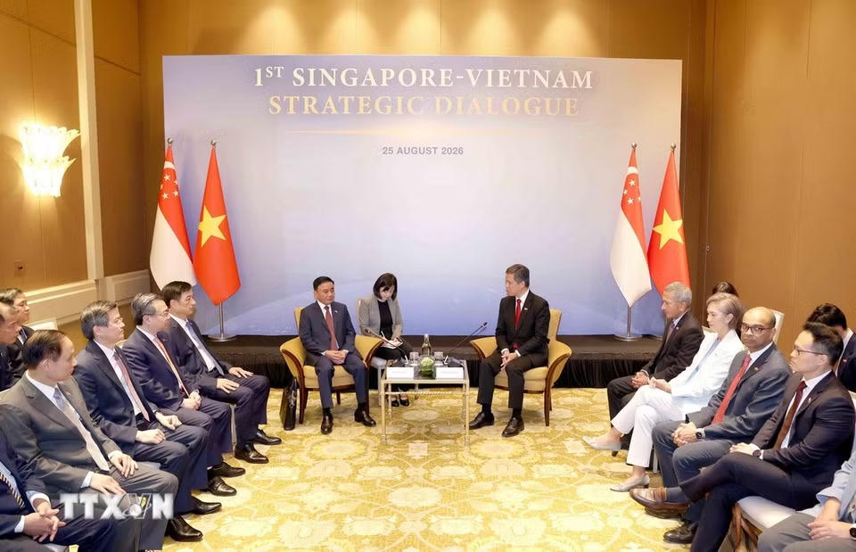 Lễ đón Ủy viên Bộ Chính trị, Thường trực Ban Bí thư Trần Cẩm Tú thăm chính thức Singapore
- Ảnh 4.