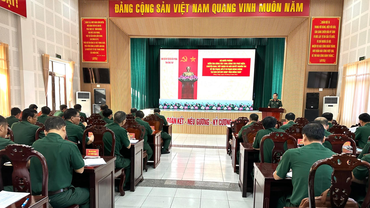 Quang cảnh buổi làm việc. Ảnh: Hoà Bình