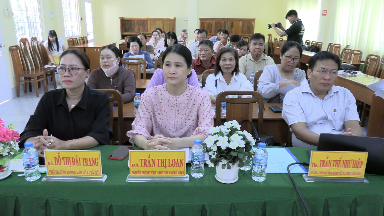 Các đại biểu tham dự. 