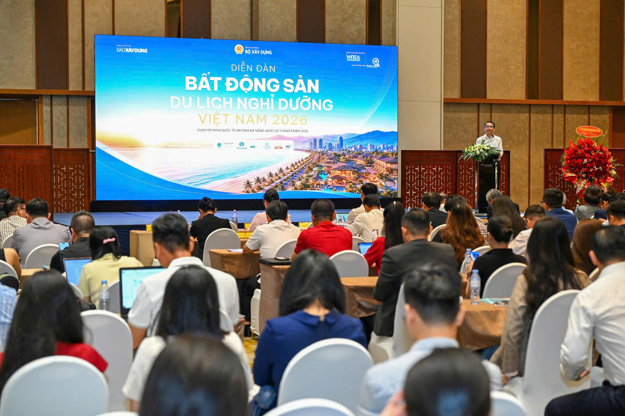 Diễn đàn “Bất động sản Du lịch nghỉ dưỡng Việt Nam 2026” do Báo Xây dựng phối hợp với Hiệp hội Bất động sản Việt Nam (VNREA) tổ chức (ảnh Vân Anh)