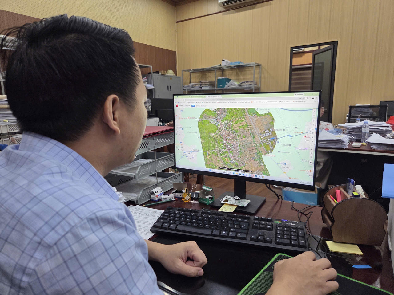 Theo Phòng Kinh tế xã Việt Tiến, từ ngày 1/7/2025 đến 15/6/2026, địa phương tiếp nhận 1.025 hồ sơ (Ảnh Vũ Hùng)