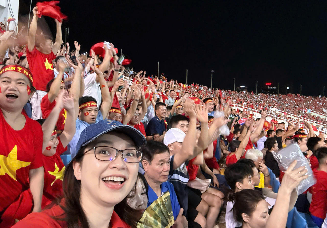 Nô nức xuống đường ăn mừng đội tuyển Việt Nam vô địch ASEAN Cup 2026