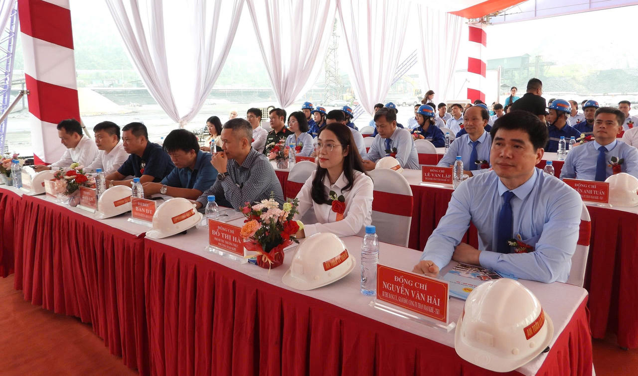 Khởi công Nhà máy sàng tuyển than Mạo Khê