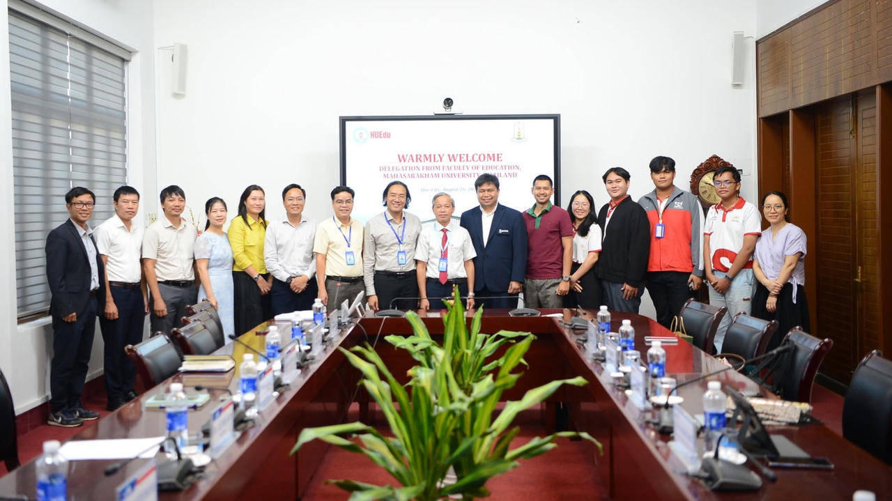Đại học Sư phạm Huế thúc đẩy hợp tác nghiên cứu AI với Đại học Mahasarakham Thái Lan