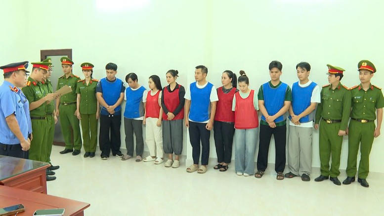 Thủ tướng gửi thư khen lực lượng công an triệt phá đường dây buôn lậu kim cương xuyên quốc gia Thủ tướng gửi thư khen lực lượng công an triệt phá đường dây buôn lậu kim cương xuyên quốc gia