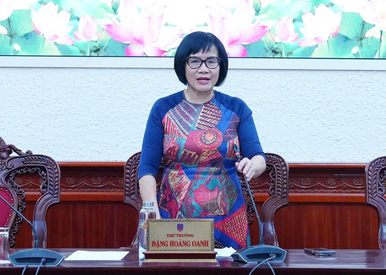 Thứ trưởng Đặng Hoàng Oanh.