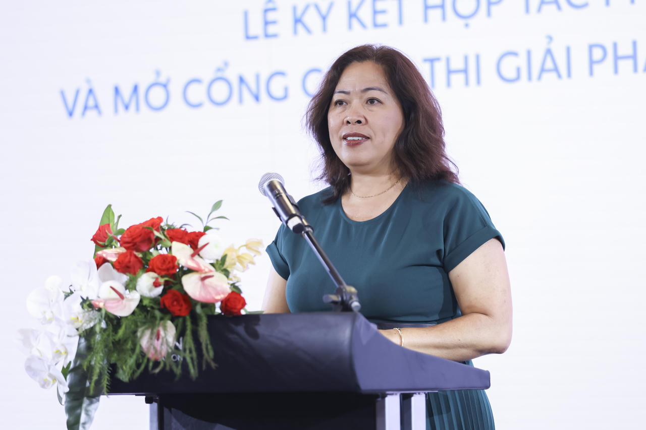 Bà Nguyễn Thị Bích Vân, Tổng Giám đốc Quốc gia Unilever Việt Nam phát biểu tại sự kiện