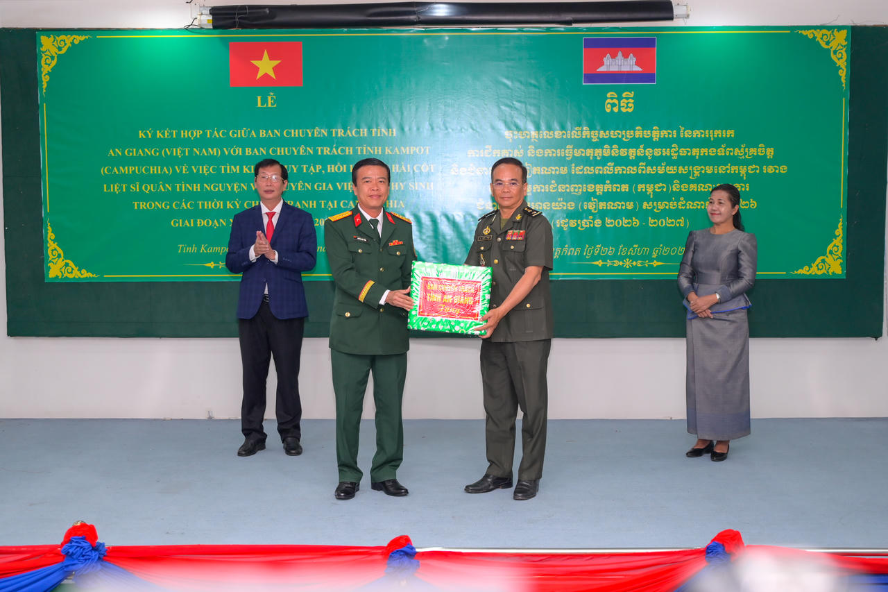 An Giang - Kampot (Campuchia) ký kết hợp tác tìm kiếm hài cốt liệt sĩ