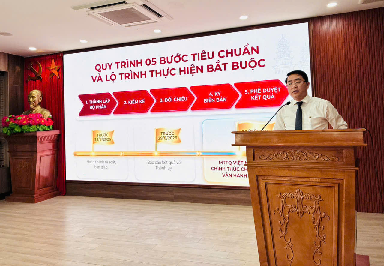 Ông Nguyễn Mạnh Tiến - Trưởng Ban Xây dựng Đảng phát biểu tại Hội nghị (Ảnh: Hồng Nhung).