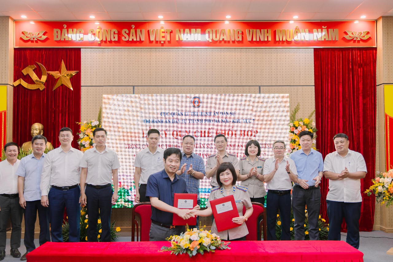 Phòng Thi hành án dân sự Khu vực 7 - Hà Nội tổ chức Lễ ký Quy chế phối hợp với UBND 14 xã trên địa bàn