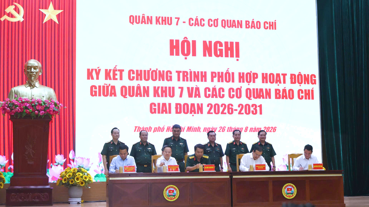 Báo Pháp luật Việt Nam đồng hành cùng Quân khu 7 lan tỏa hình ảnh Bộ đội Cụ Hồ trong thời kỳ mới